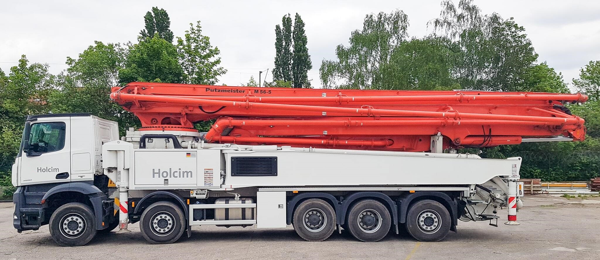 Das Bild zeigt die Betonpumpe M 56 im Profil